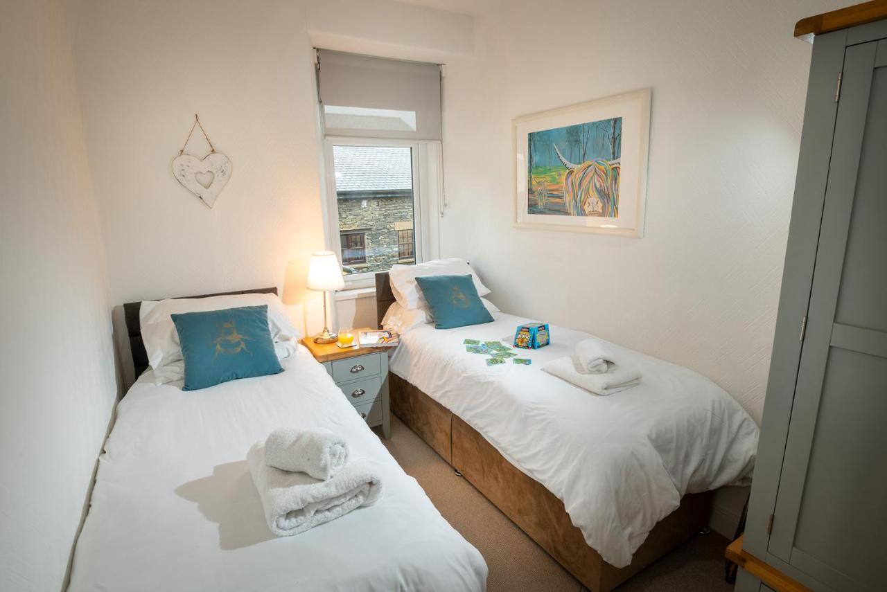 Woodland Cottage - Private Courtyard - Pet Friendly Retreat In The Heart Of วินเดอร์เมียร์ ภายนอก รูปภาพ